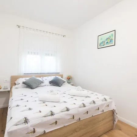 Holiday House With A Parking Space - 21361 Casa vacanze *